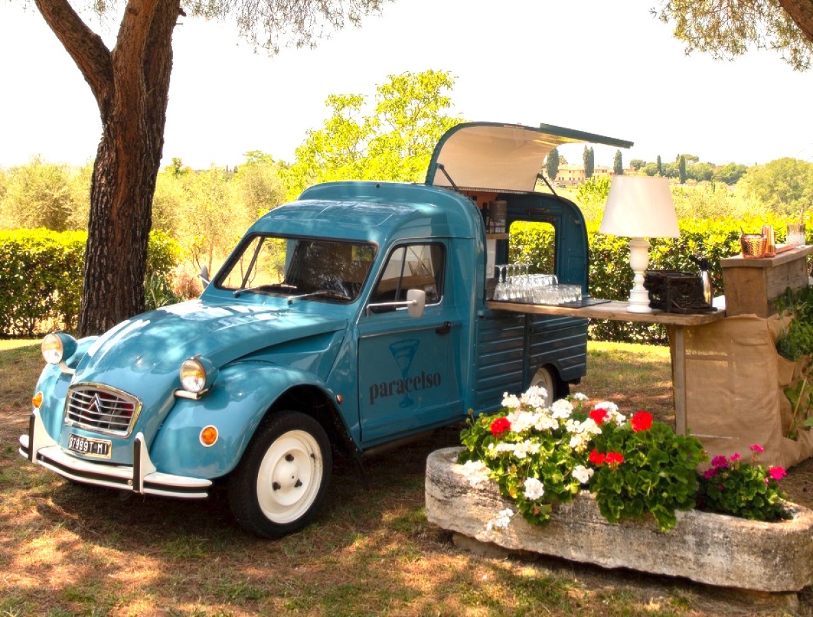 Drink in 2CV